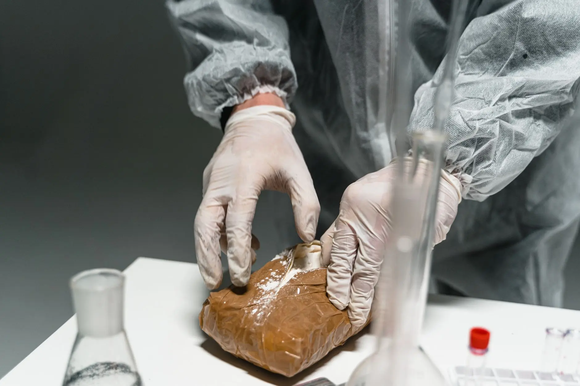 重庆美睫嫁接技术解析：低敏胶水如何影响睫毛持久度与舒适感