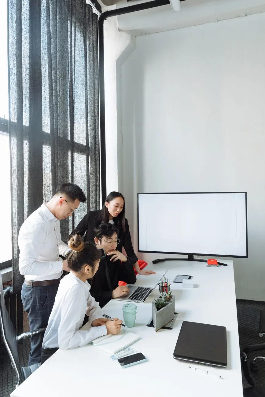 重庆美睫嫁接技术详解：从根部定位到自然卷翘的操作要点